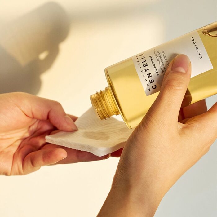 Мягкий отшелушивающий тоник с центеллой SKIN1004 Madagascar Centella Toning Toner