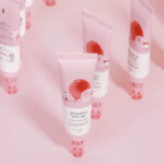 Солнцезащитный легкий крем с коллагеном Round Lab Camellia Deep Collagen Firming Sun Serum SPF50+ PA++++ — изображение 2